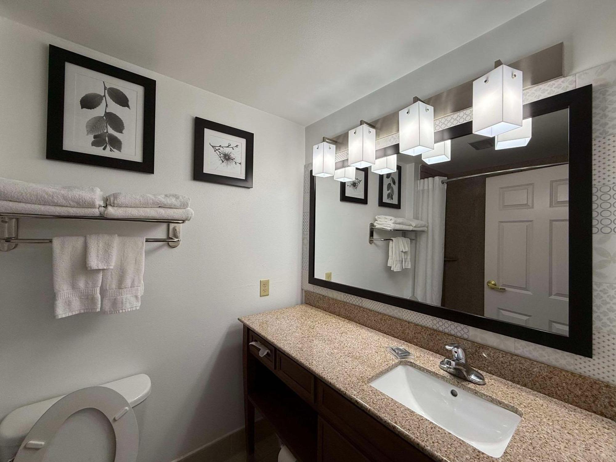 Country Inn & Suites By Radisson, Harrisburg - Hershey West, Pa Dış mekan fotoğraf